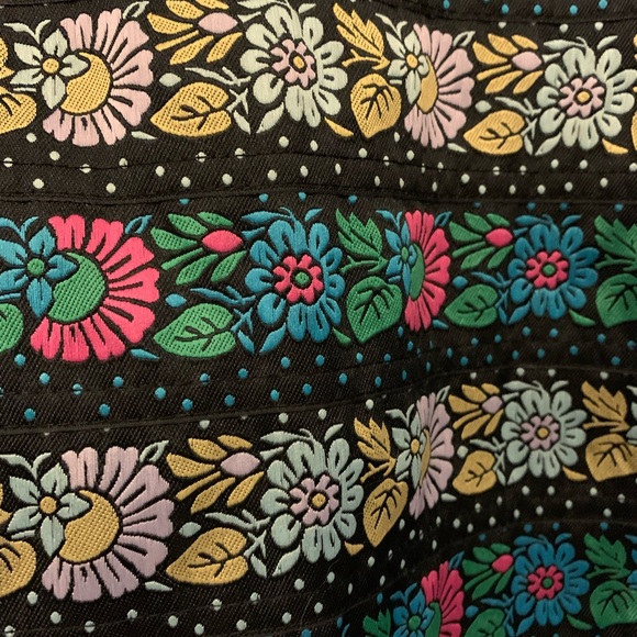 Unique Large Geode Dress - Picture 3 of 6